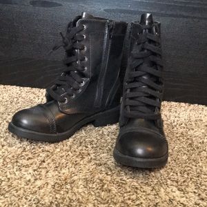 Combat boots